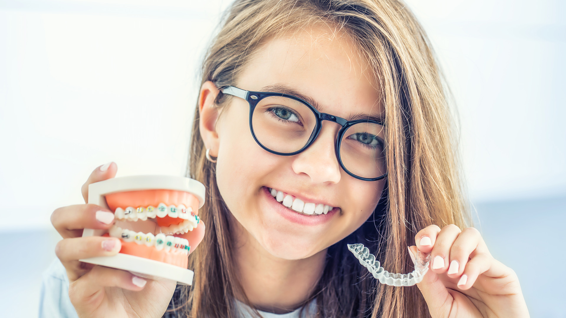 Braces vs Invisalign for Teens: Choosing the Best Fit